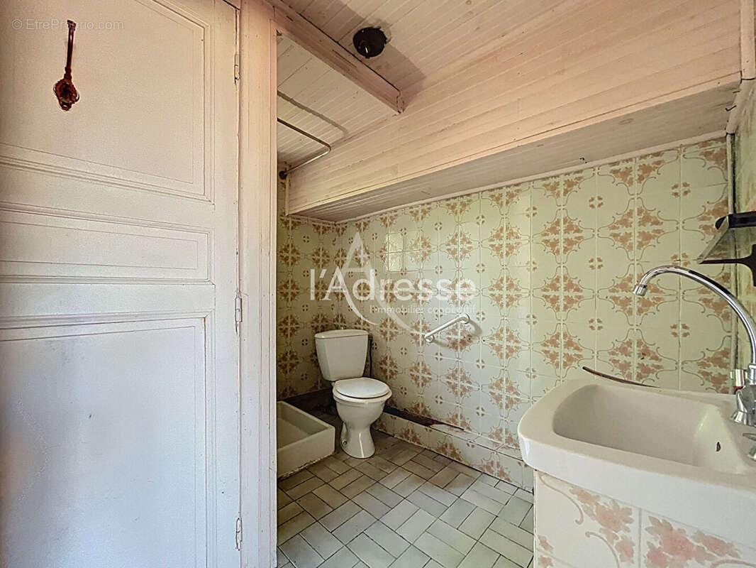 Autre à SAINT-JEAN-LES-DEUX-JUMEAUX