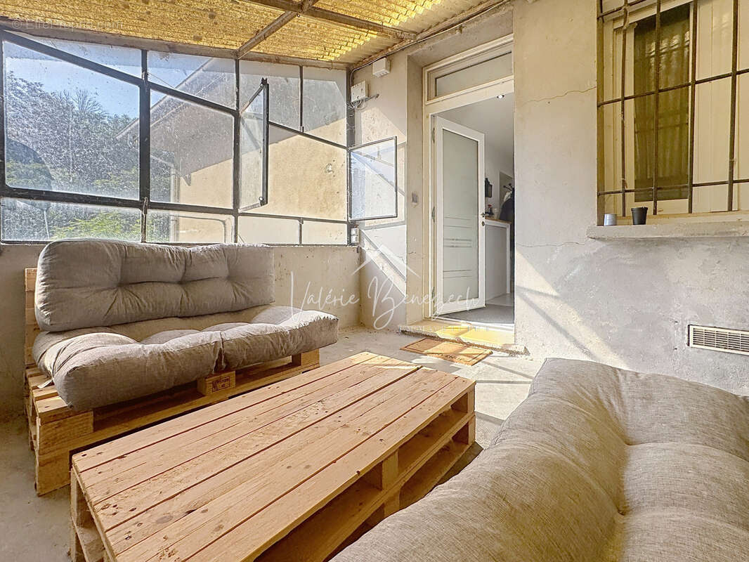 Appartement T4 rénové avec terrasse et garage - photo 3