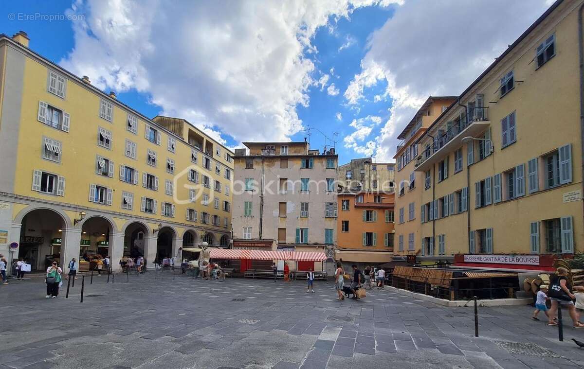 Dernier étage avec terrasse au cœur du Vieux-Nice – Fort potentiel - photo 18