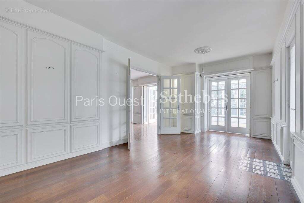 Maison à NEUILLY-SUR-SEINE