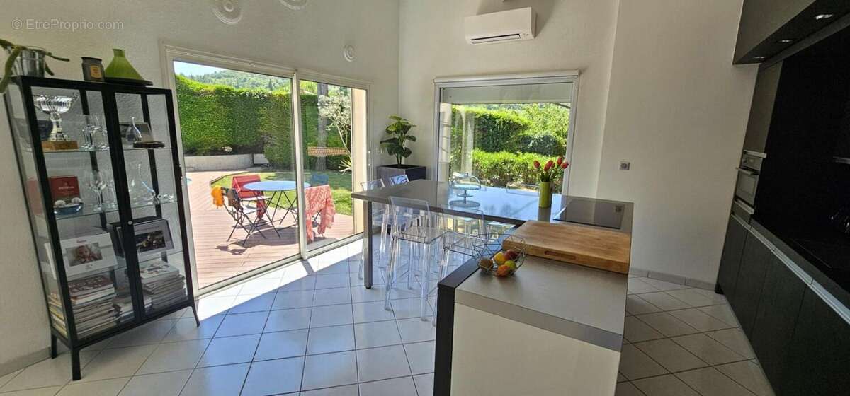 Maison à ROCHEFORT-EN-VALDAINE