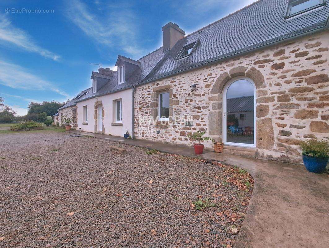 Maison à PLOUGASNOU