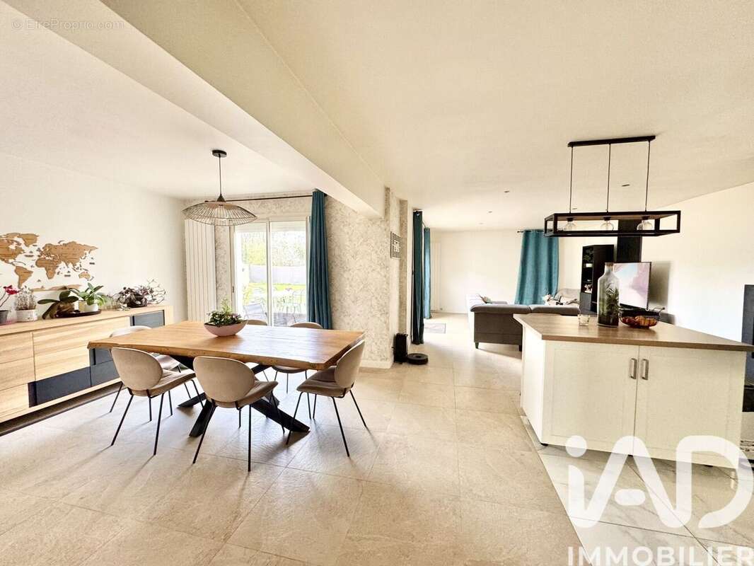 Photo 2 - Maison à COMBS-LA-VILLE