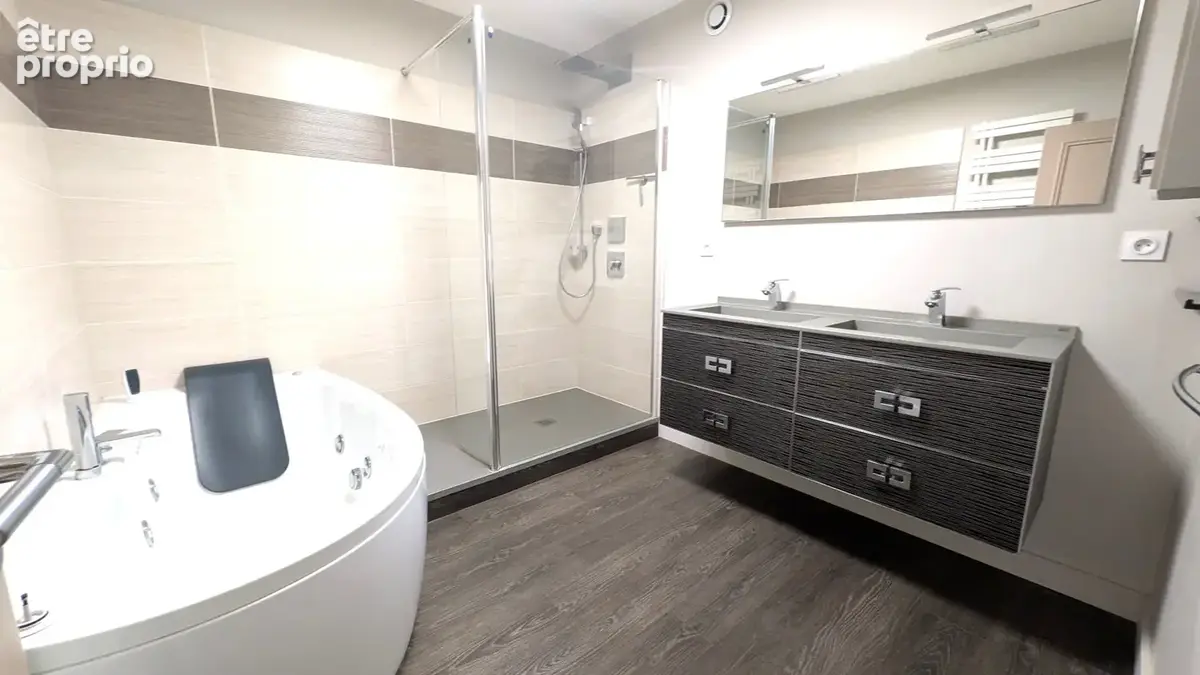 Achat-vente laval appartement  de 180 m² quartier gare - centre ville - photo 12
