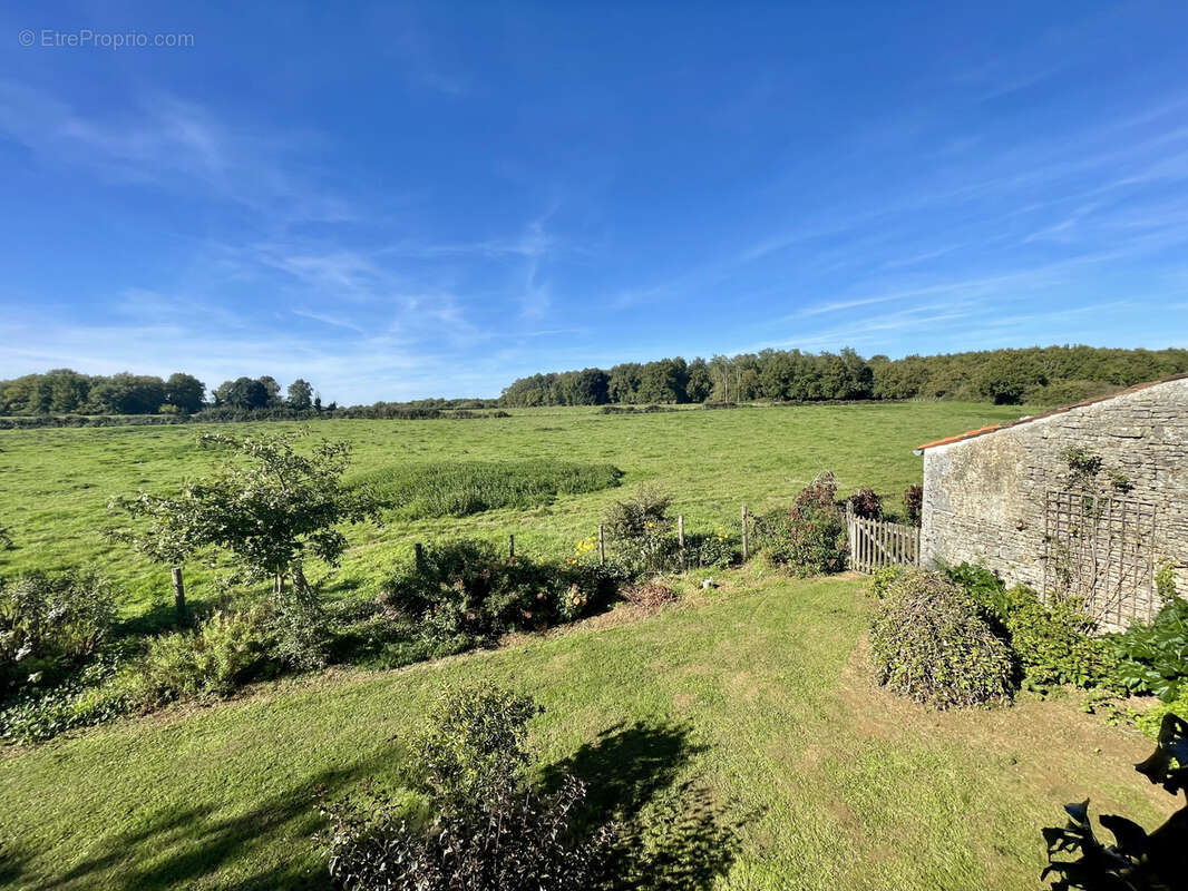 Maison à LES NOUILLERS