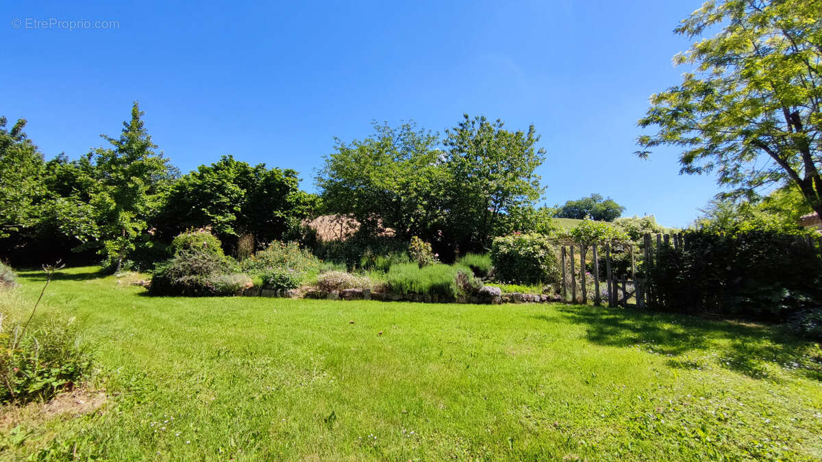 Maison à CASTELNAU-MONTRATIER