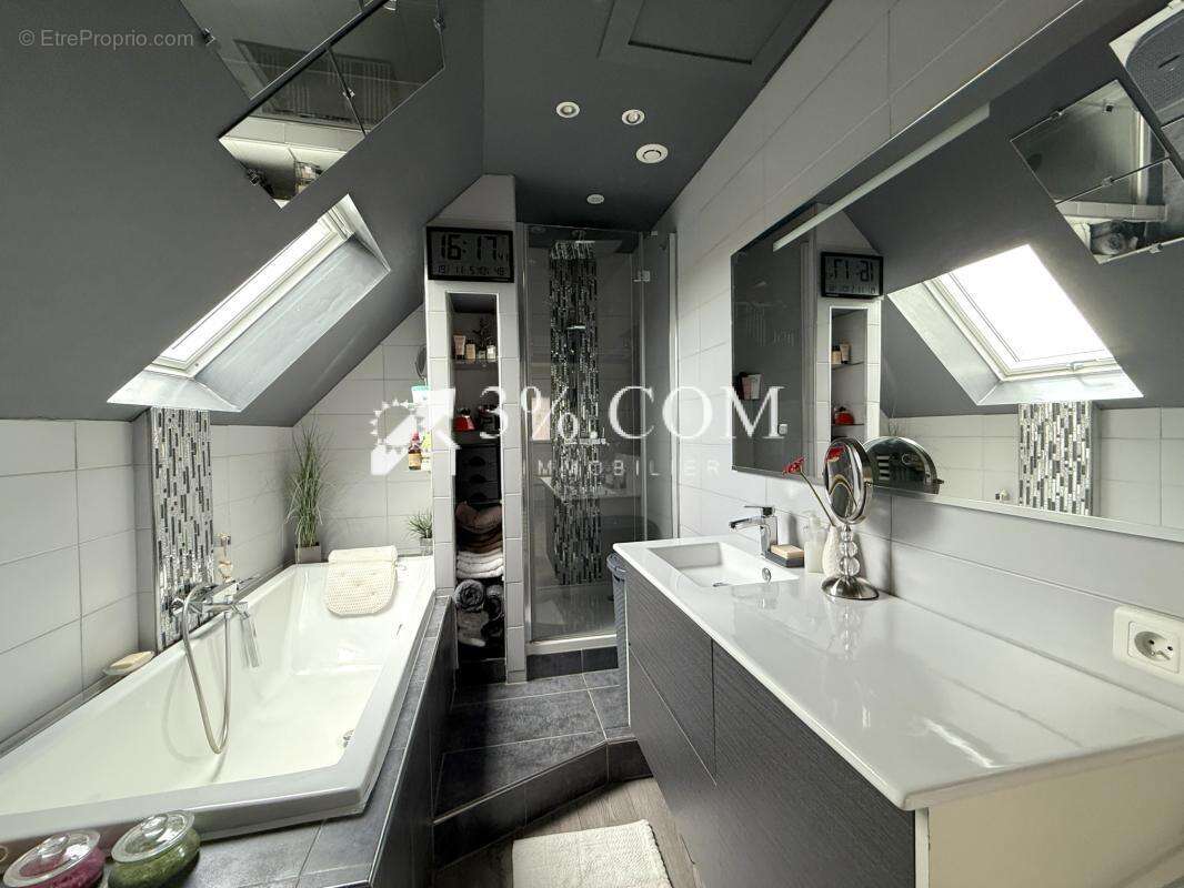 Maison Semi individuelle de 137 m2 - 4 ch - jardin - garage - photo 11
