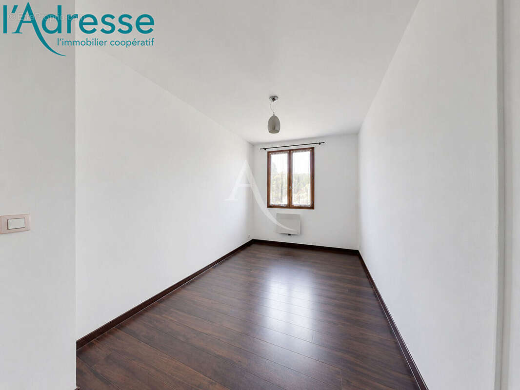 Maison Neuilly Sur Marne 6 pièces DE 140M²  !!! - photo 16