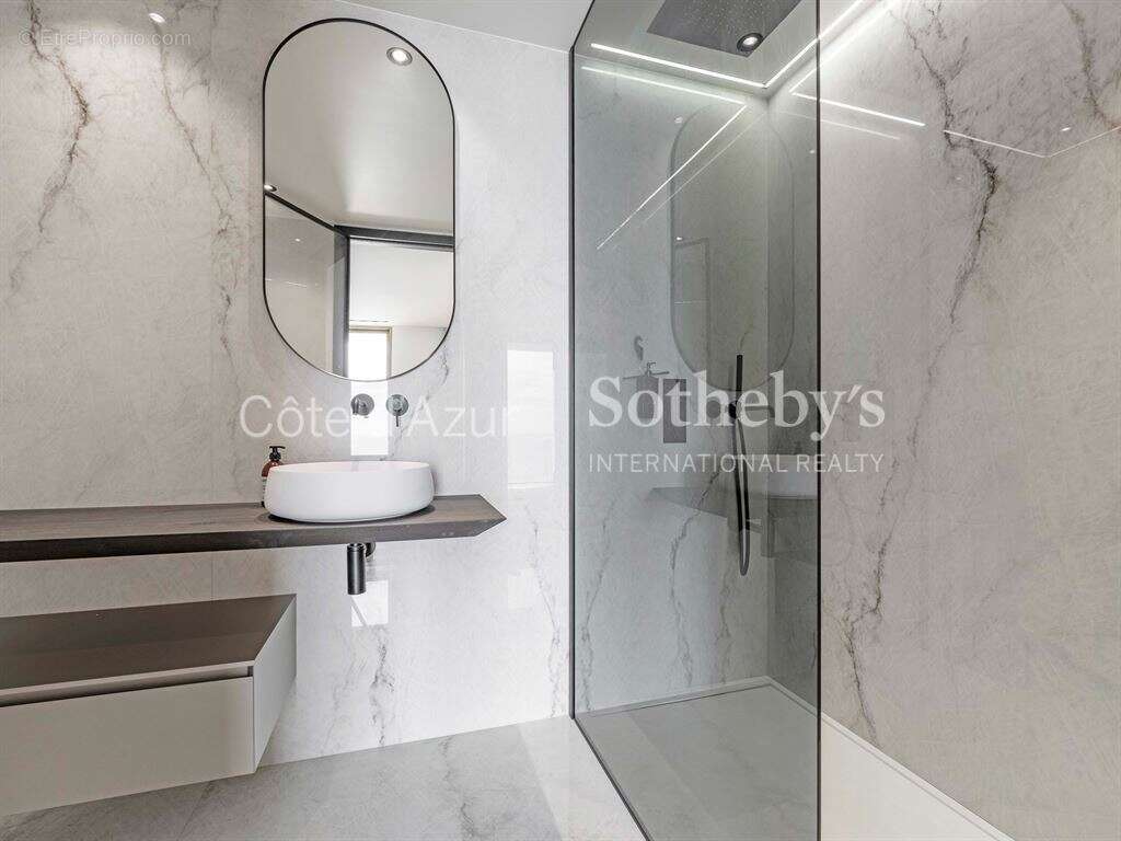 Maison à LES ISSAMBRES