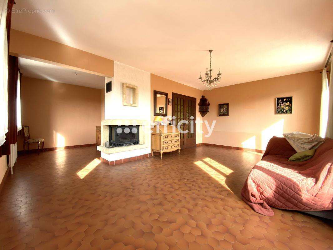 Maison à LA TOUR-DU-PIN