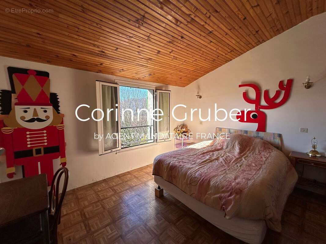 Appartement à MALLEMOISSON