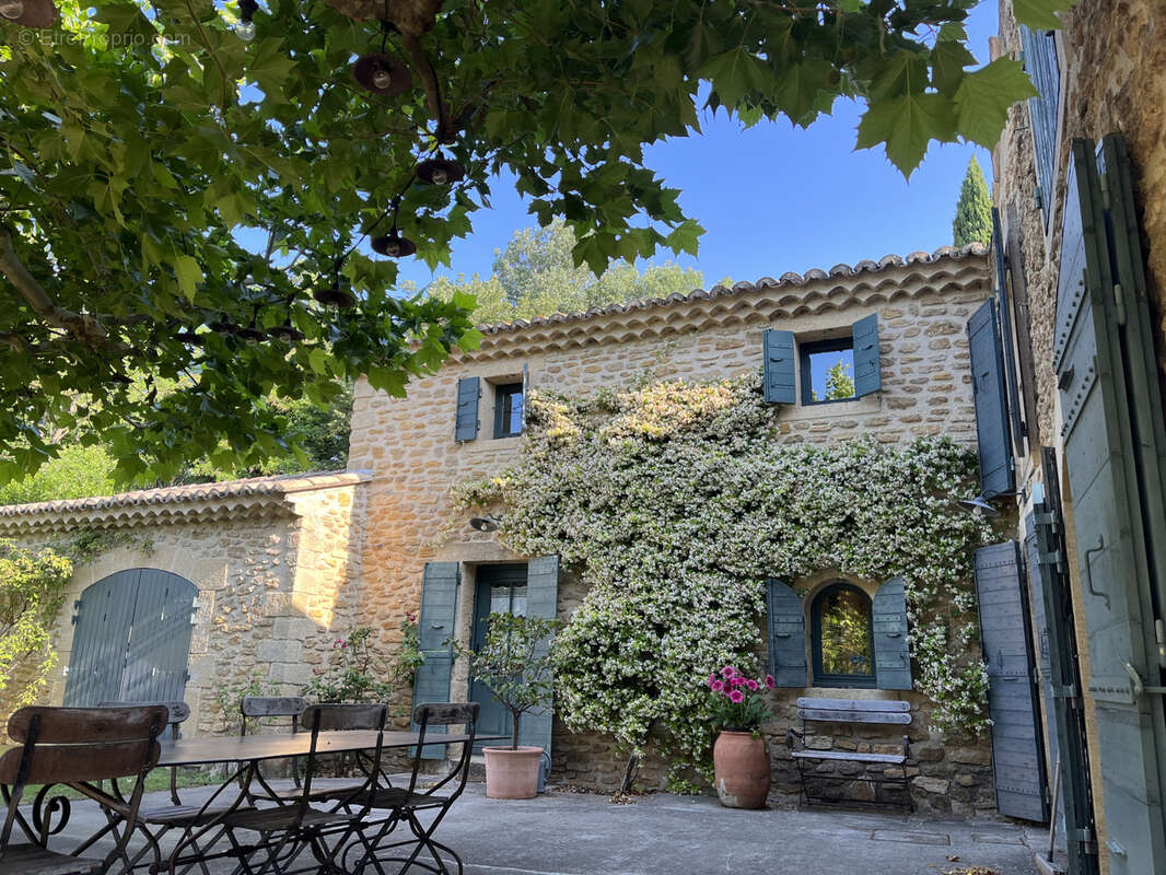 Mas rénové, avec cachet, 5 chambres sur 3500 m2 de terrain avec piscine - photo 13