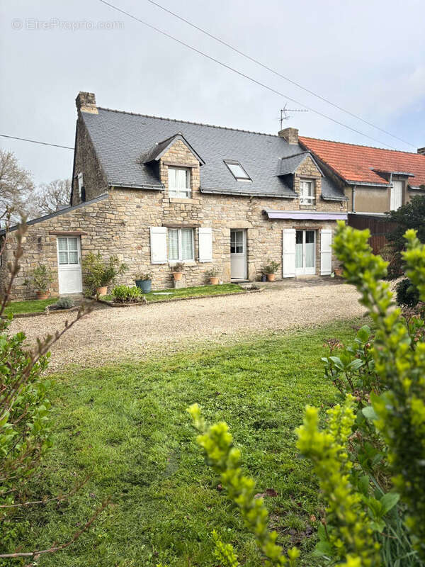 Maison à SAINT-LYPHARD