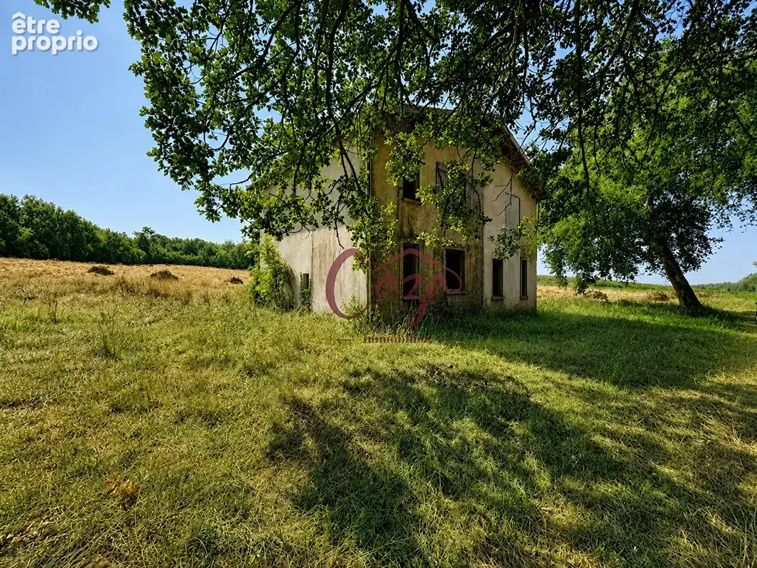 Photo Terrain à Fargues-Saint-Hilaire au prix de 200 000€