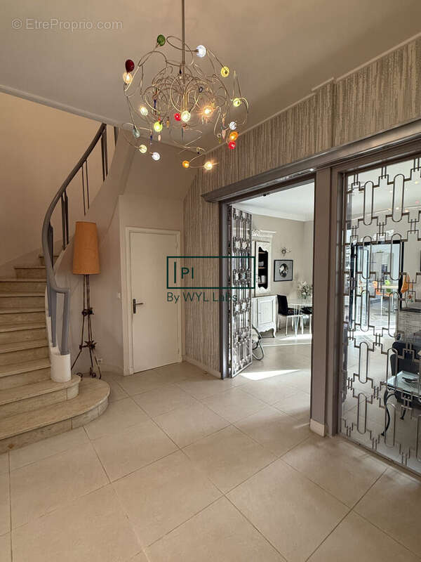 Maison 250 m² à Toulouse  - photo 5