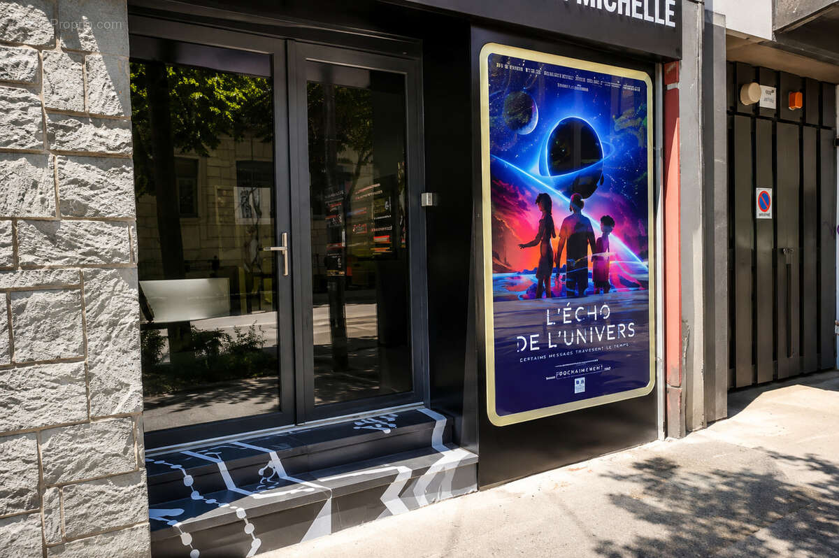 Local commercial de 400 m2   Emplacement stratégique   Idéal activité ou investissement - photo 2