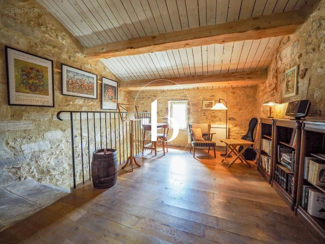 Maison à BARJAC