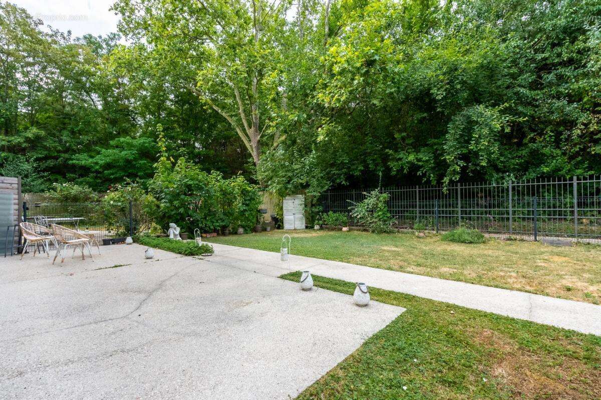 Appartement 3 pièces de 85 m² situé à Stains - photo 11