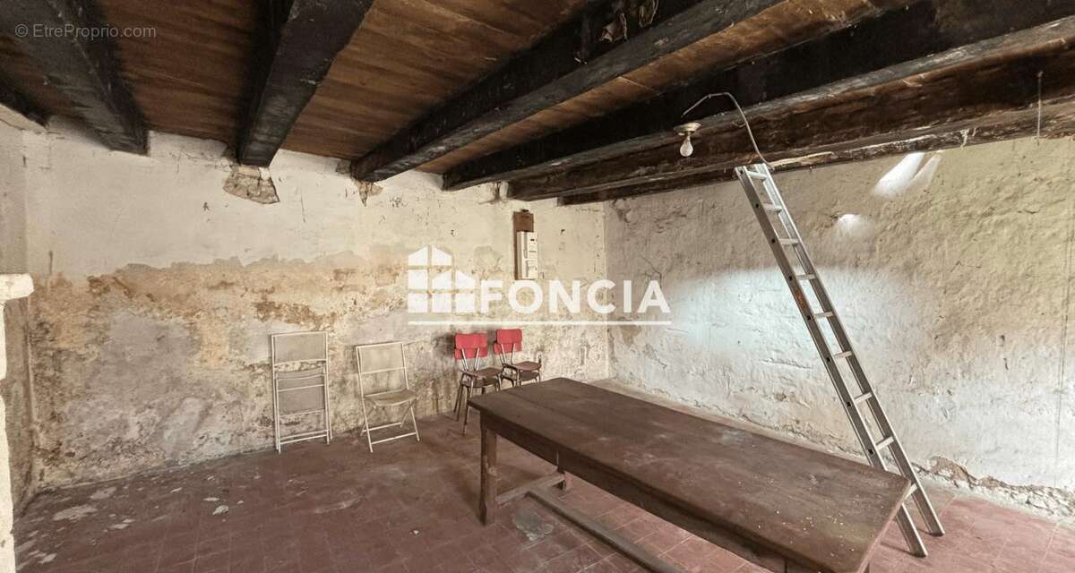 Maison et dependances a renover - photo 5