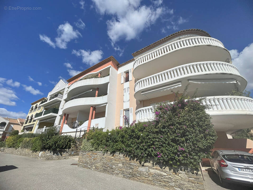 Appartement à SAINT-CYR-SUR-MER