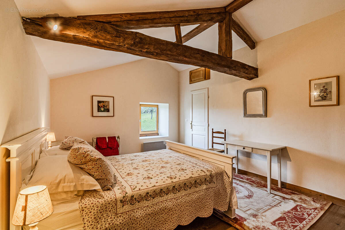 Maison à SAINT-JUST-D'AVRAY