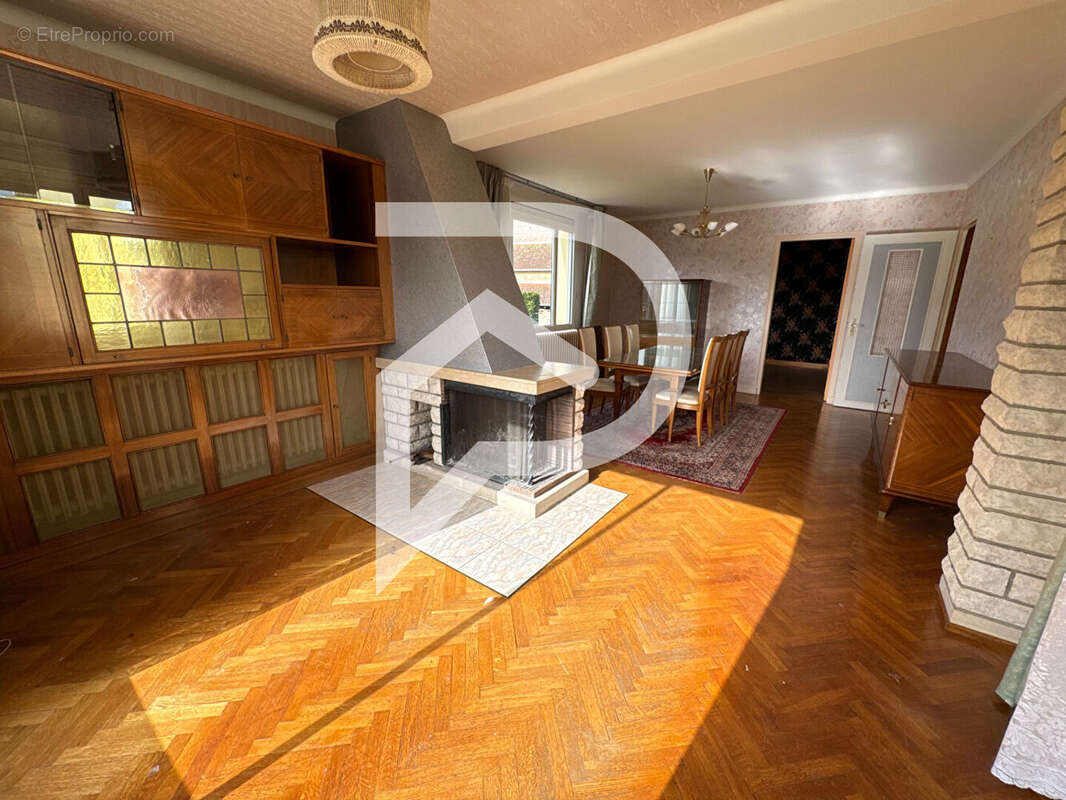 Maison à SEMOUTIERS-MONTSAON