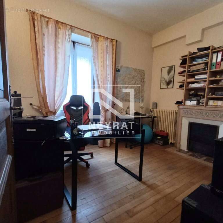 Appartement à LUZY