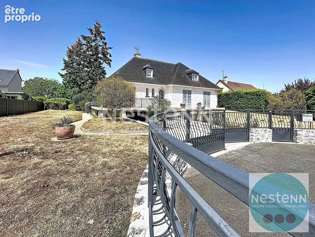 Maison à LA CHAUSSEE-SAINT-VICTOR