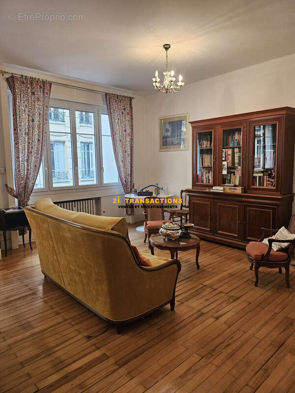 Appartement à SAINT-ETIENNE