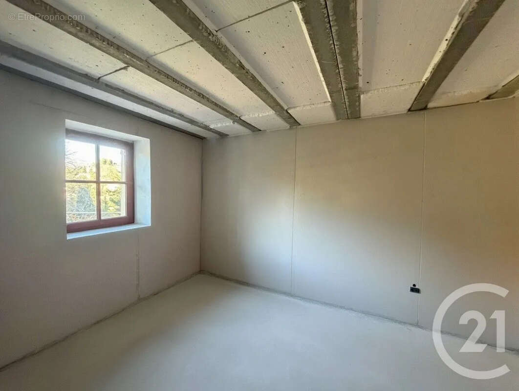 Appartement à CHATEAUNEUF-GRASSE