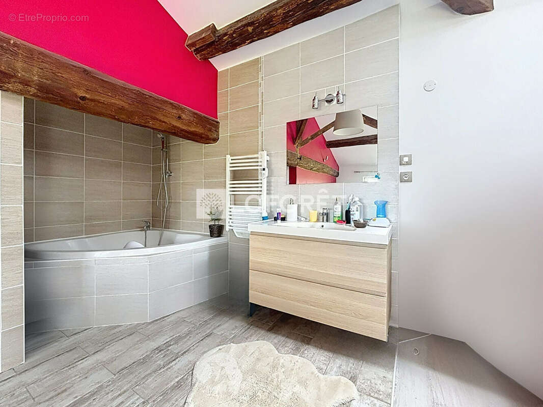 Maison à MONTMERLE-SUR-SAONE