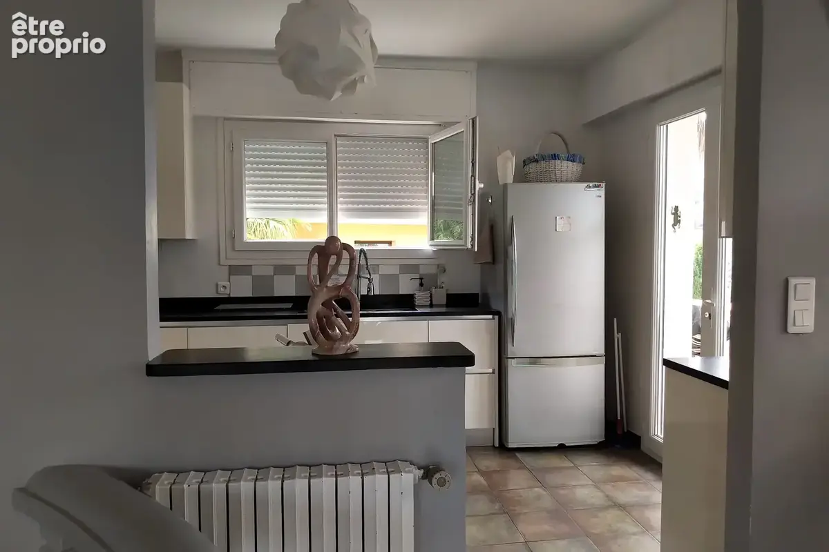 Propriete vence vue degagee collines piscine - photo 17