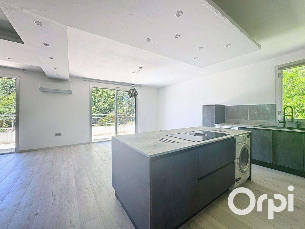 Appartement à VILLENEUVE-LOUBET