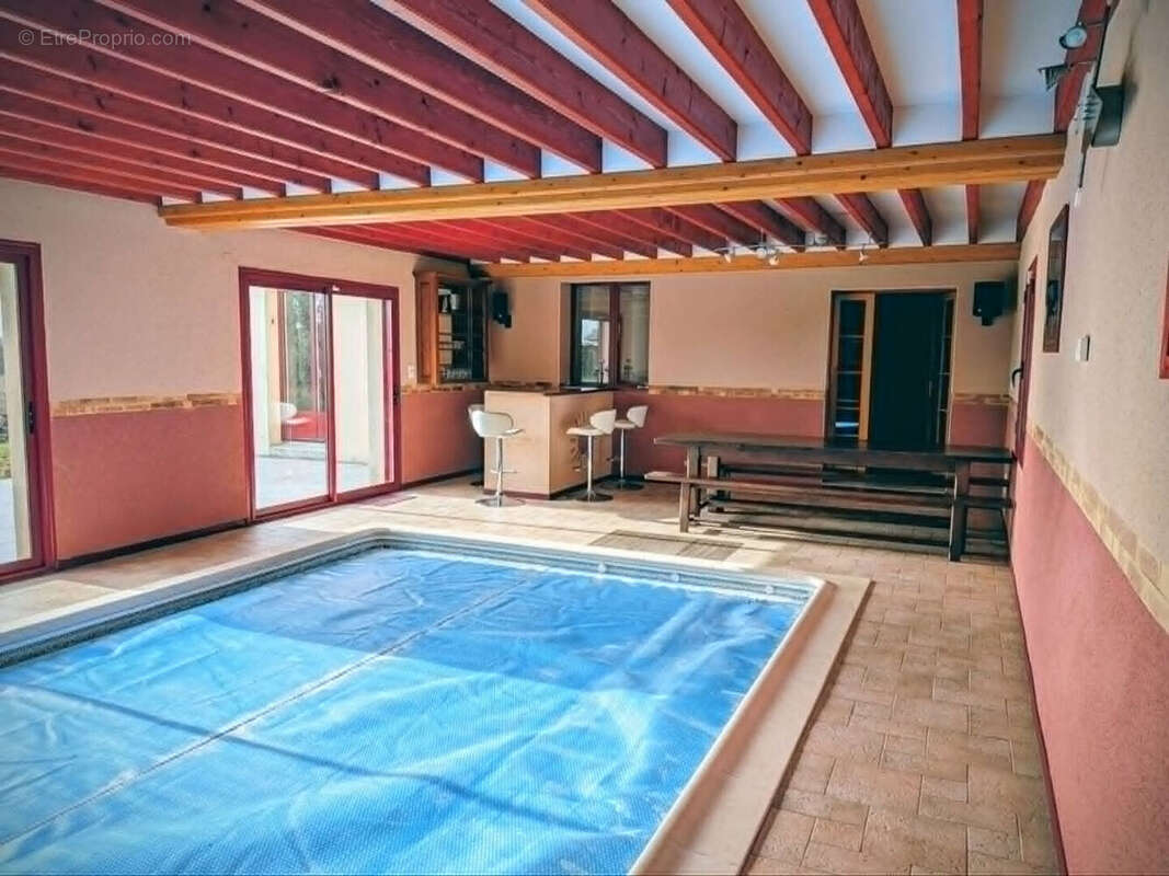 Maison 7 pièces avec piscine intérieure -  220 m2 - photo 10