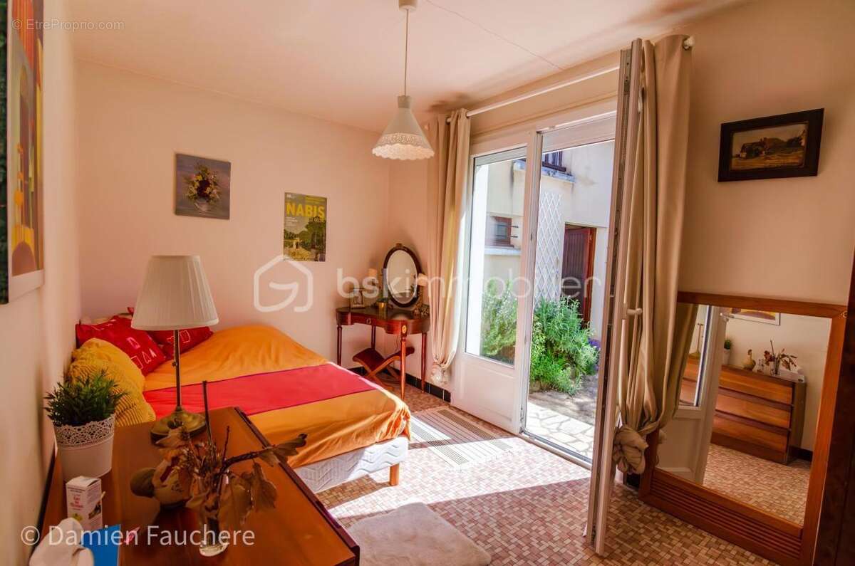 Maison familiale de plain-pied majoritairement avec véranda et jardin au calme ! - photo 13