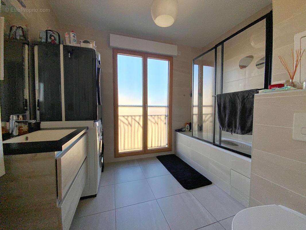 Appartement à COLOMBES