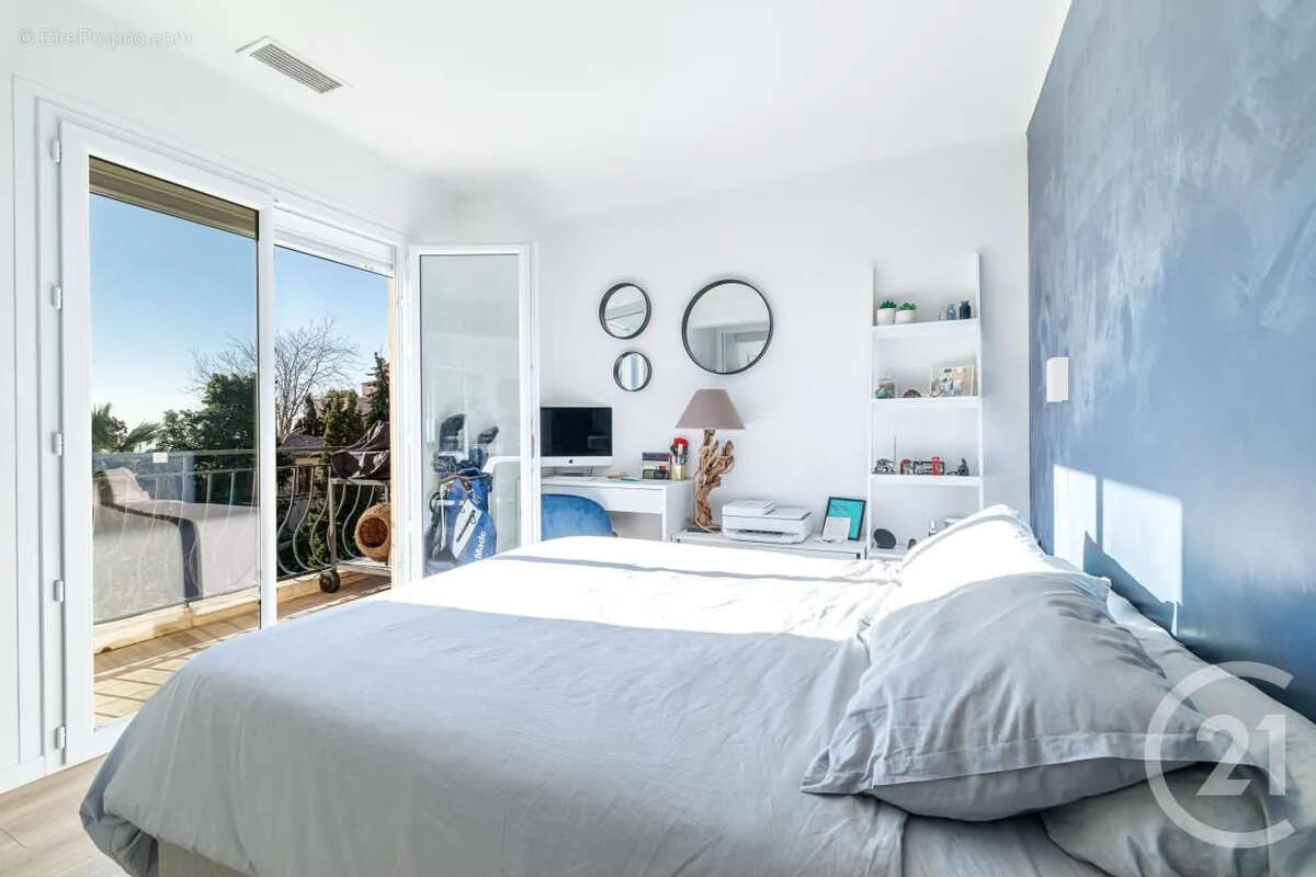 Appartement à EZE
