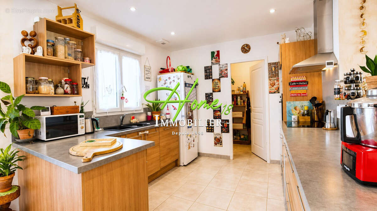 Maison 165 m² à Saint-Germain-Du-Puy  - photo 8