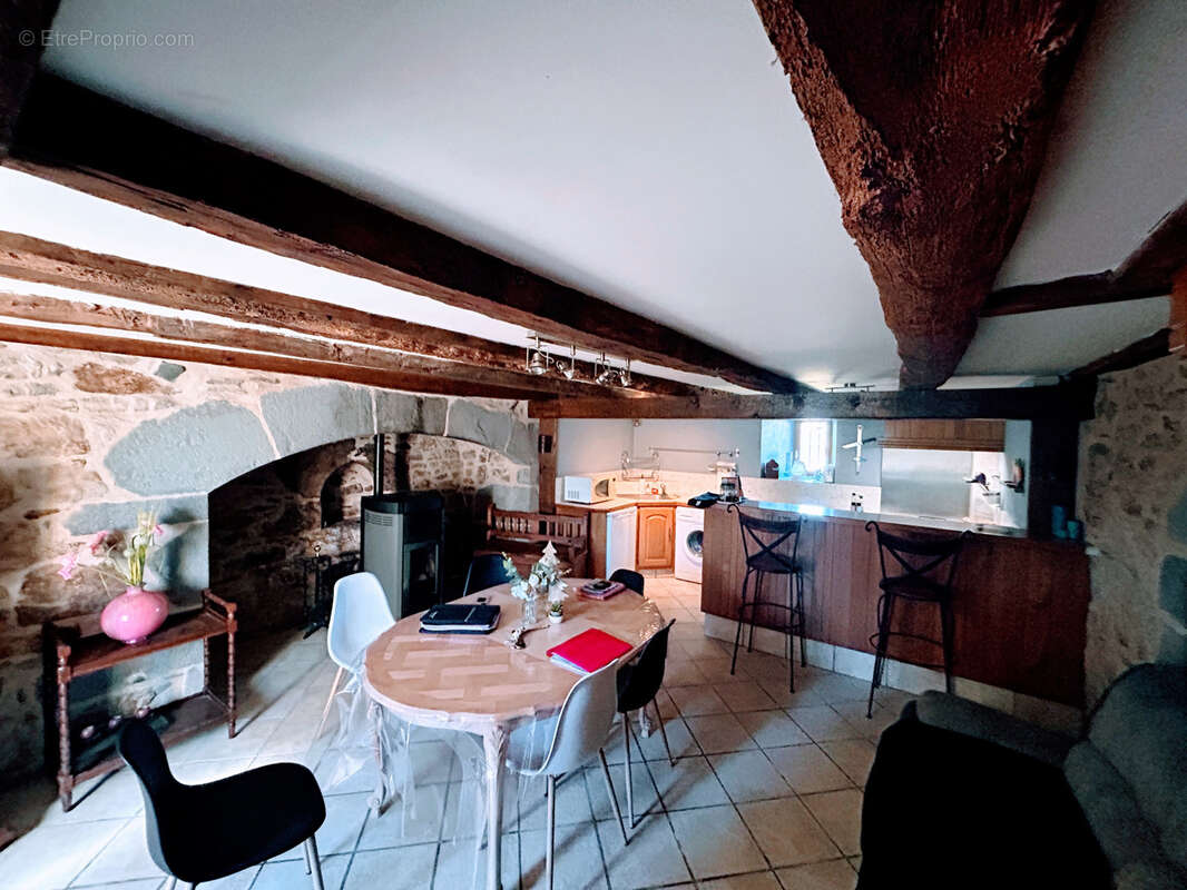 Maison à CHALVIGNAC