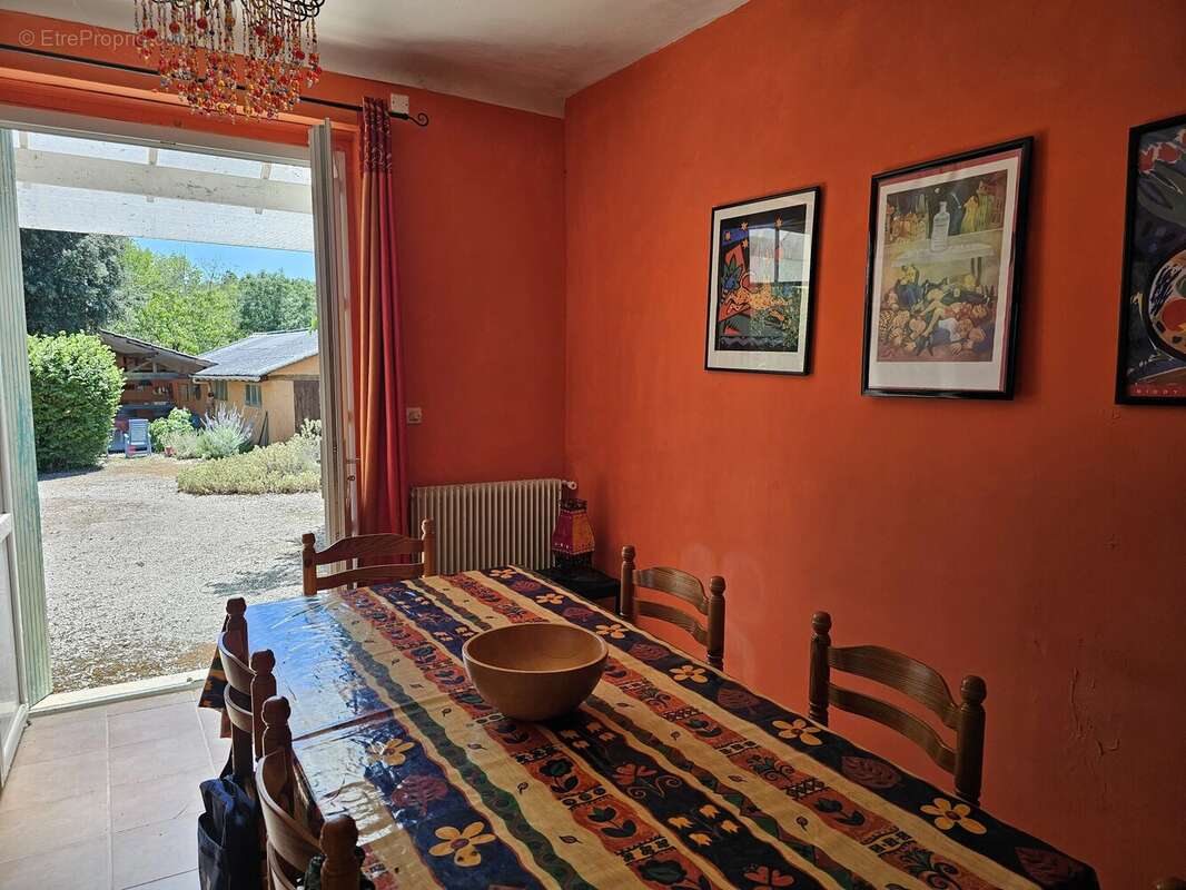 Maison lumineuse de 5 chambres avec piscine - photo 6