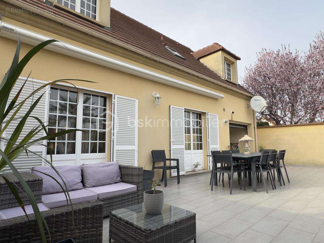 Maison à MAROLLES-EN-HUREPOIX