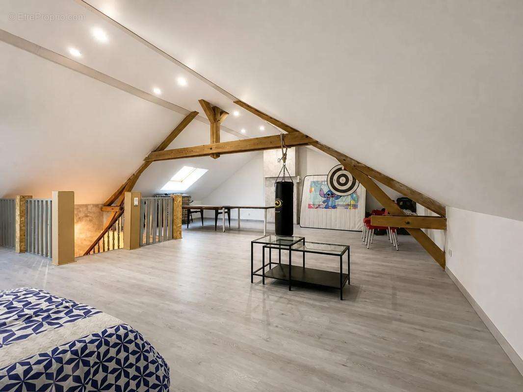 Maison de 8 pièces de 197,6 m² à Yutz - photo 8