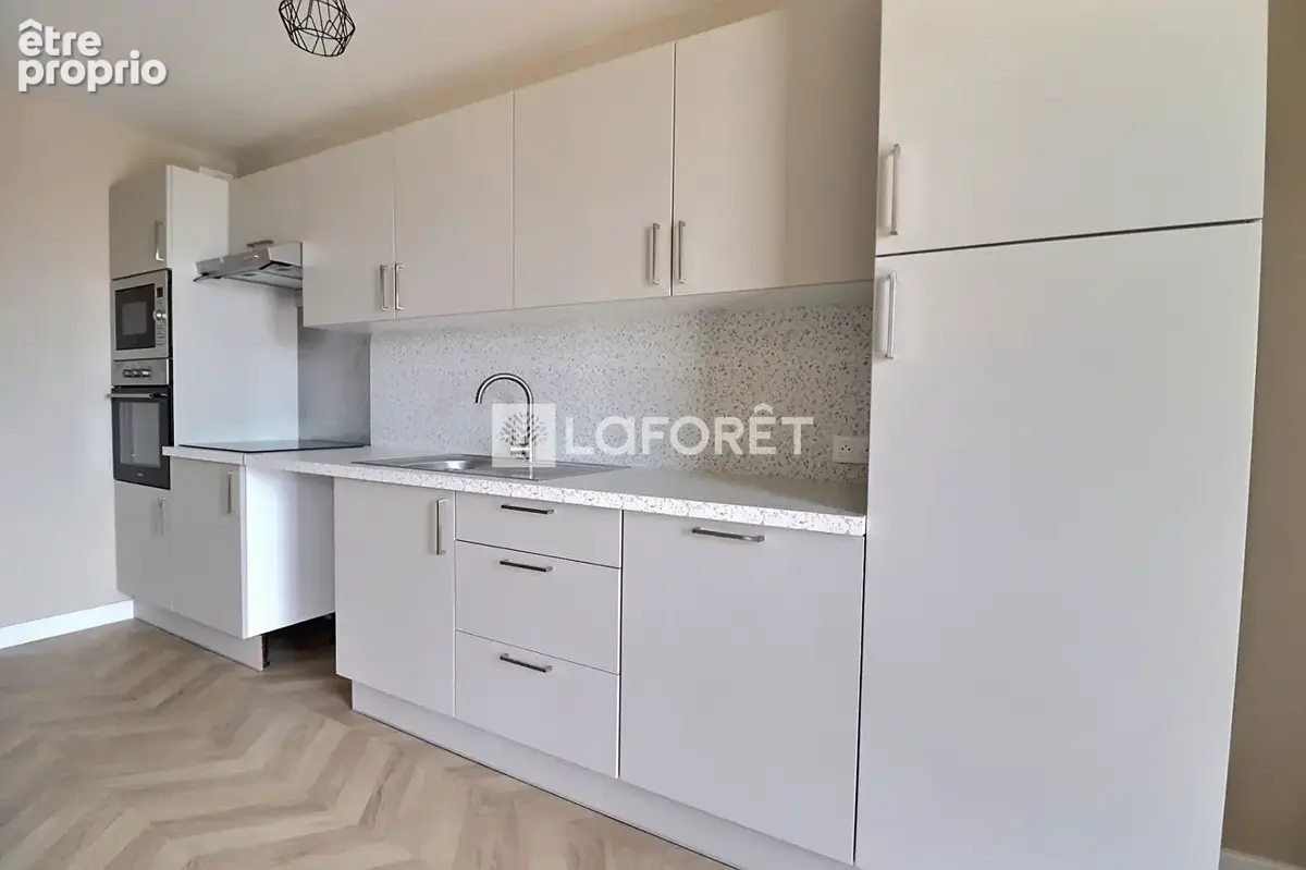 Appartement Toulon 4 pièce(s) 74 m2 - photo 3
