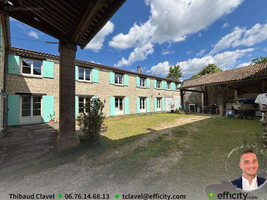 Maison 341 m² à Champniers  - photo 16