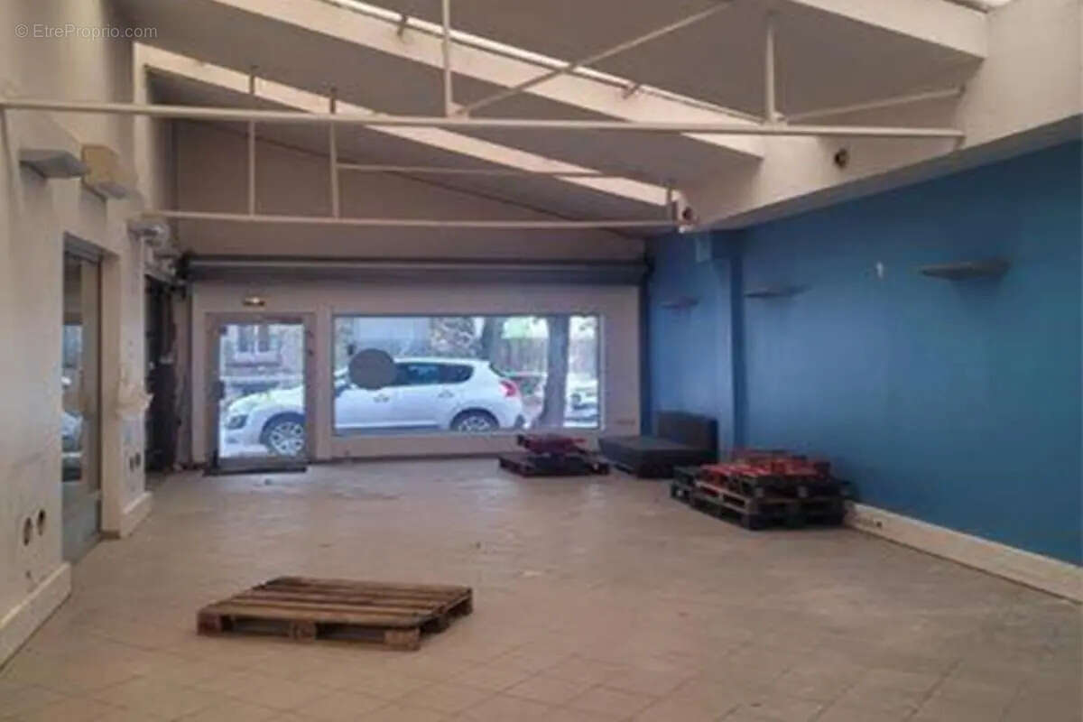 Commerce à ISSY-LES-MOULINEAUX