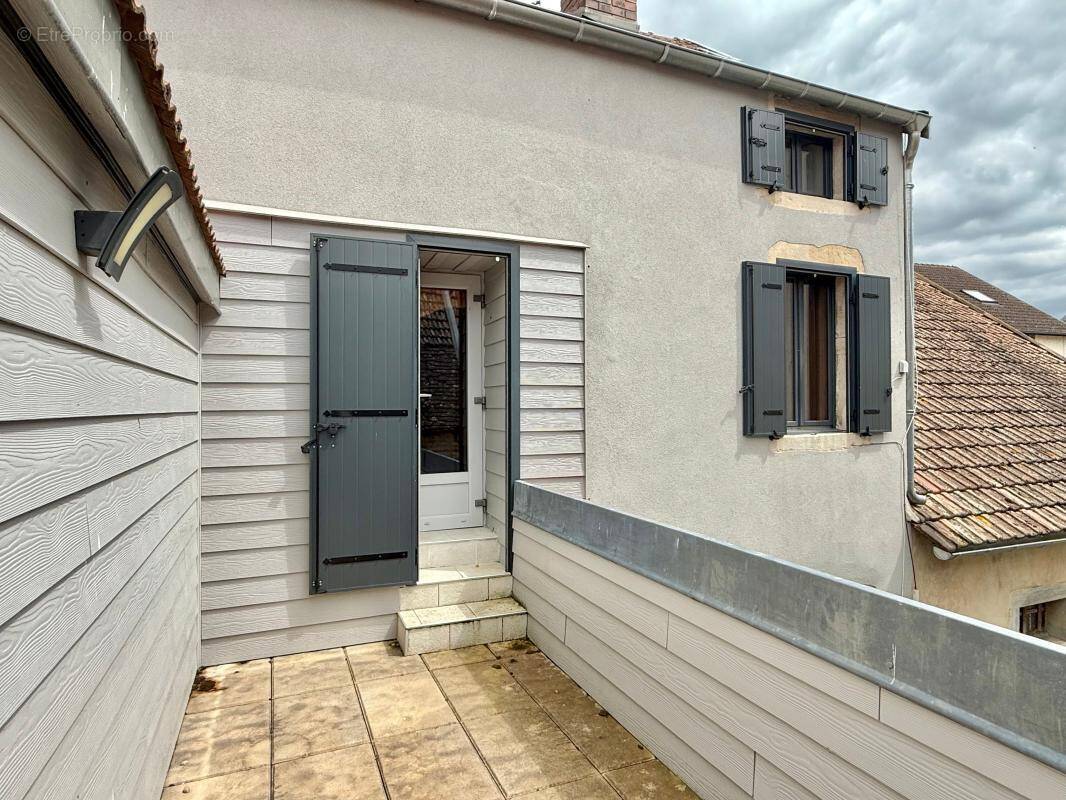 Maison à FLEUREY-SUR-OUCHE