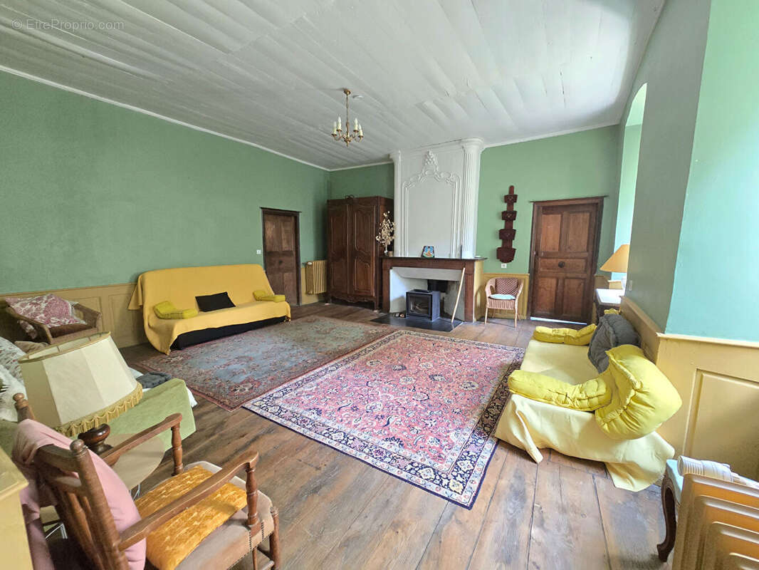 Château, ancienne maison à aménager et dépendance - Arvieu - photo 15