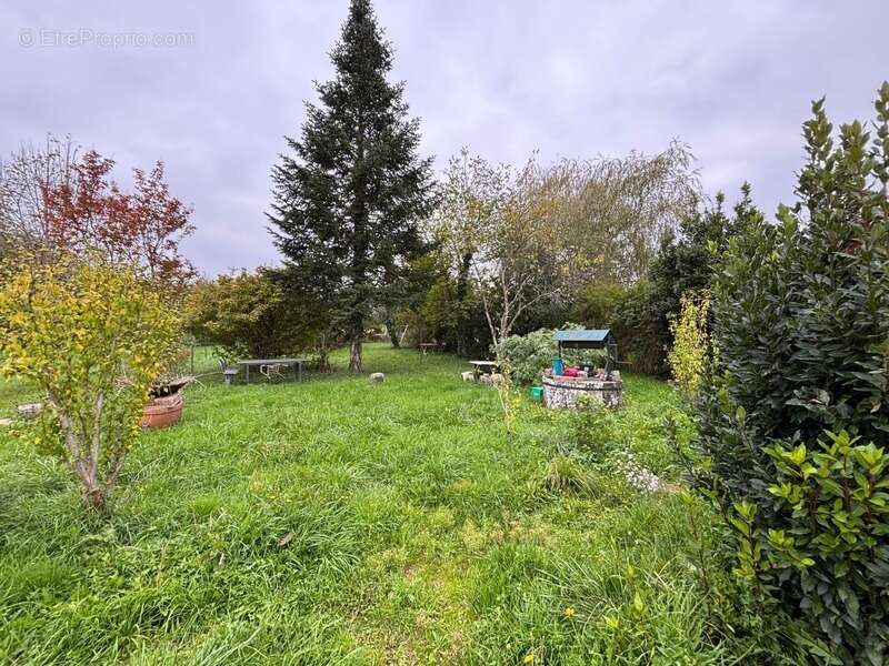 Maison à LA GUERCHE-SUR-L&#039;AUBOIS
