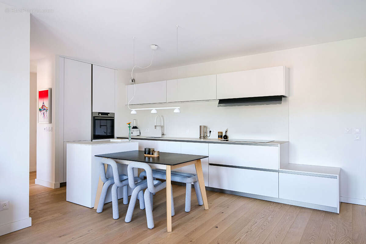 Appartement à LES ROCHES-DE-CONDRIEU