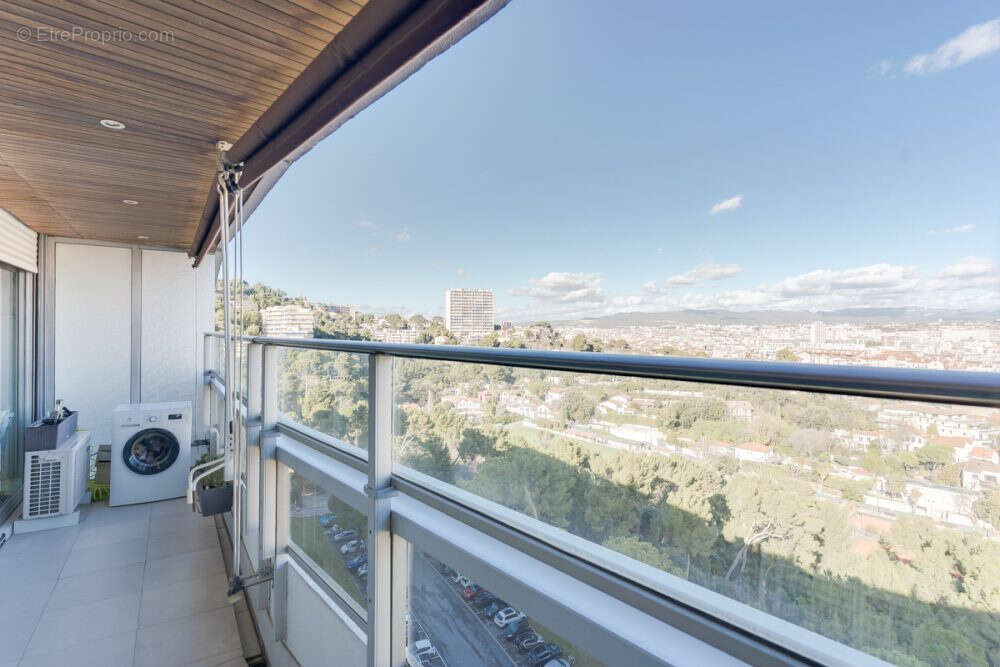 Appartement à MARSEILLE-8E